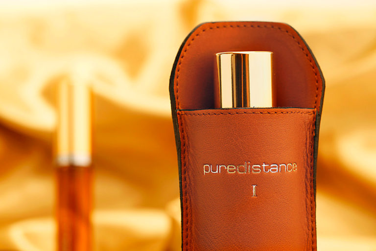 puredistance-100ml-perfume-flacon-leather-holder-made-by-hand-ar14