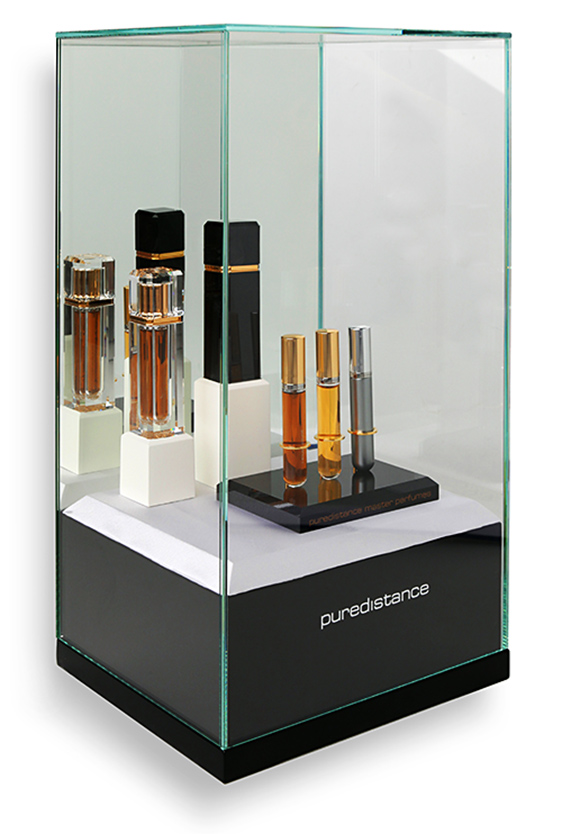 puredistance-master-perfume-collection-display-ti00