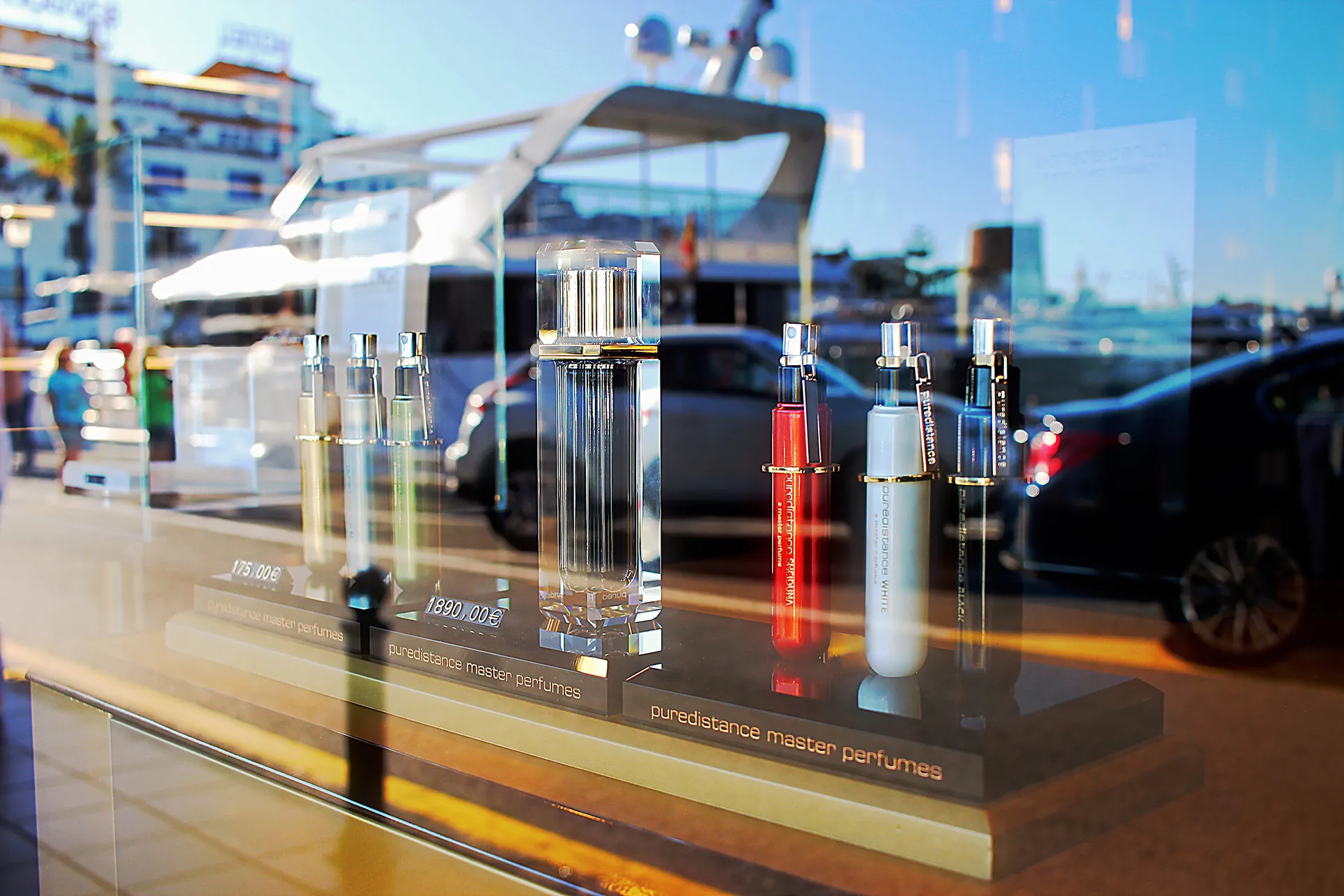Beautiful Puredistance presentation at Bar a Parfums